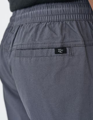 Training Club Everyday Shorts in Charcoal Detail3