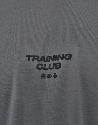 Training Club Tech T Shirt in Titanium Detail
